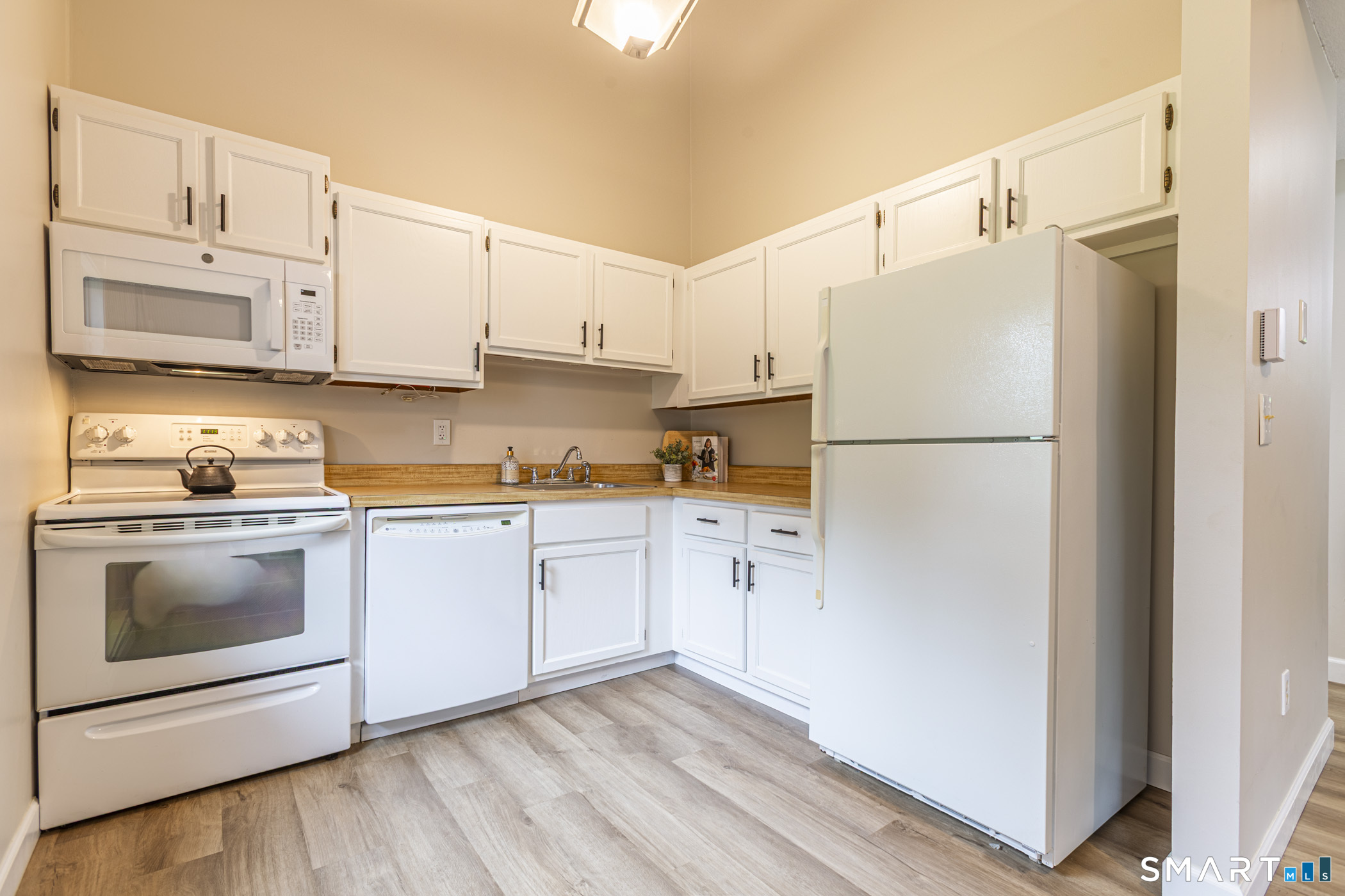 1 Abbott Road Unit: 203