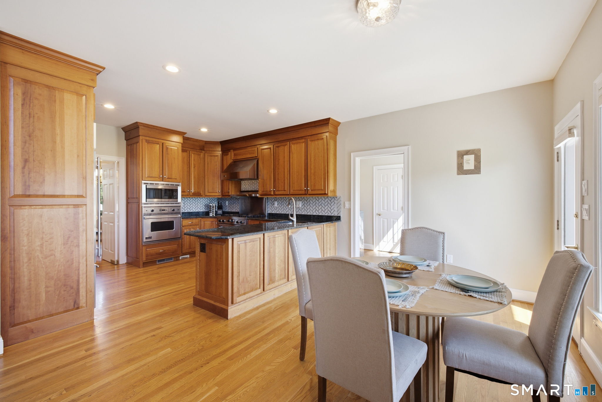 29 Halladay Avenue West
