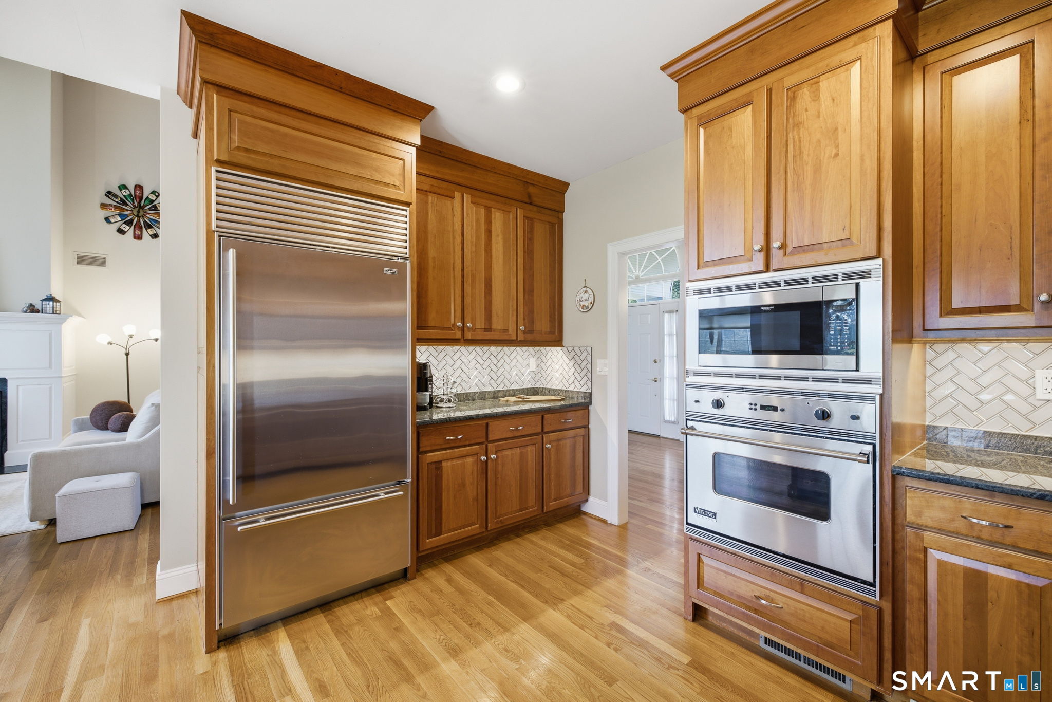 29 Halladay Avenue West