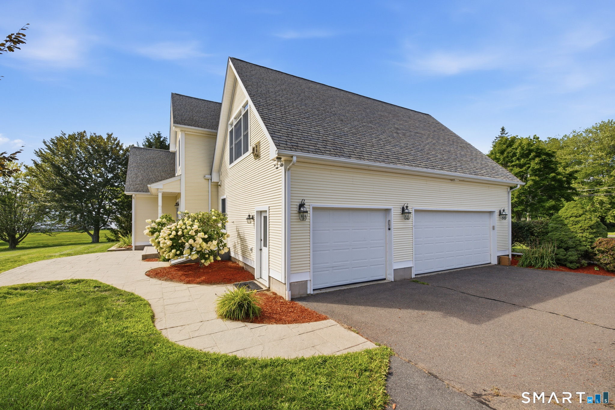 29 Halladay Avenue West