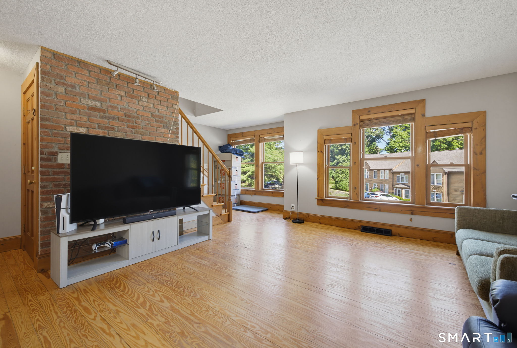 399 Adams Street Unit: 6