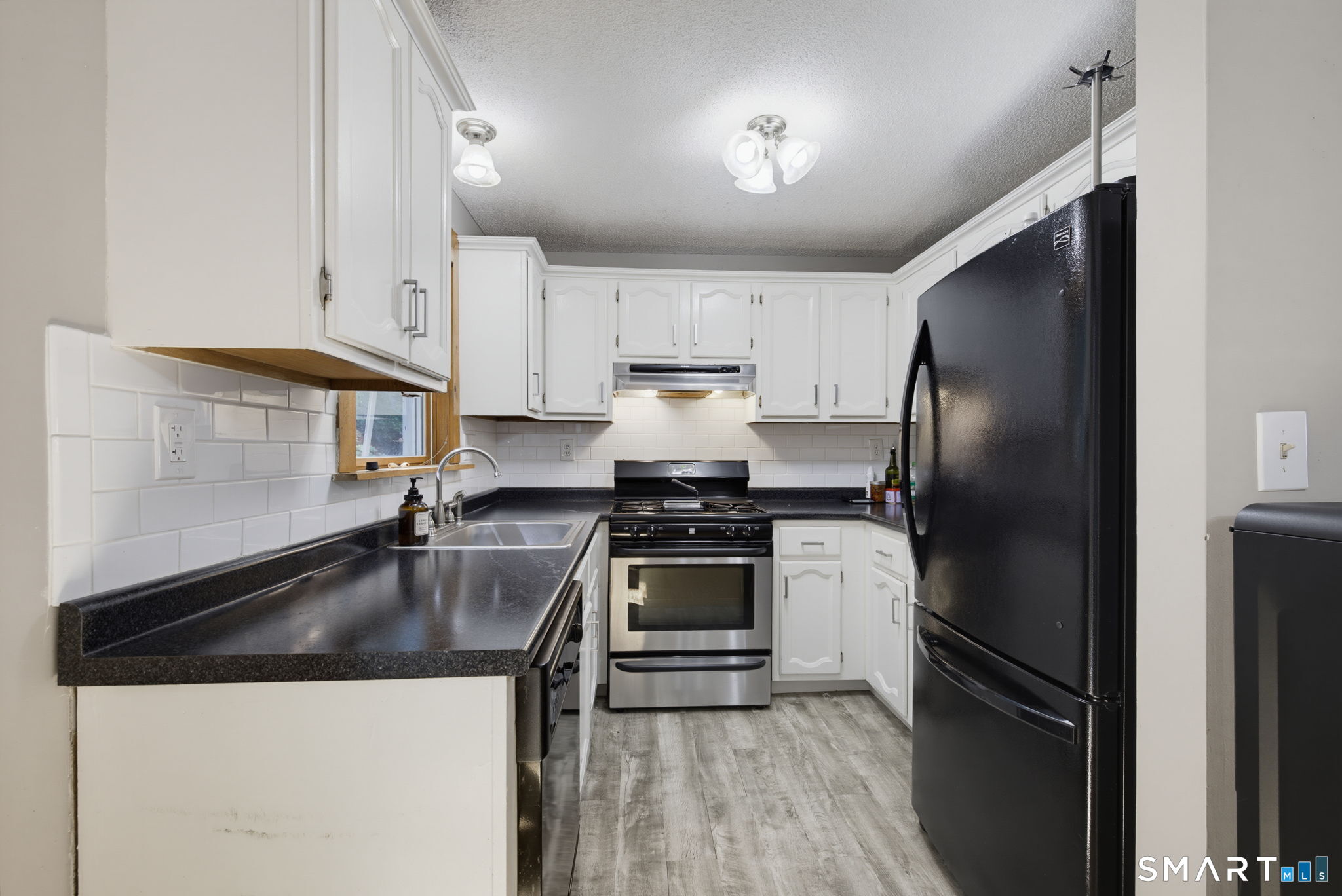 399 Adams Street Unit: 6