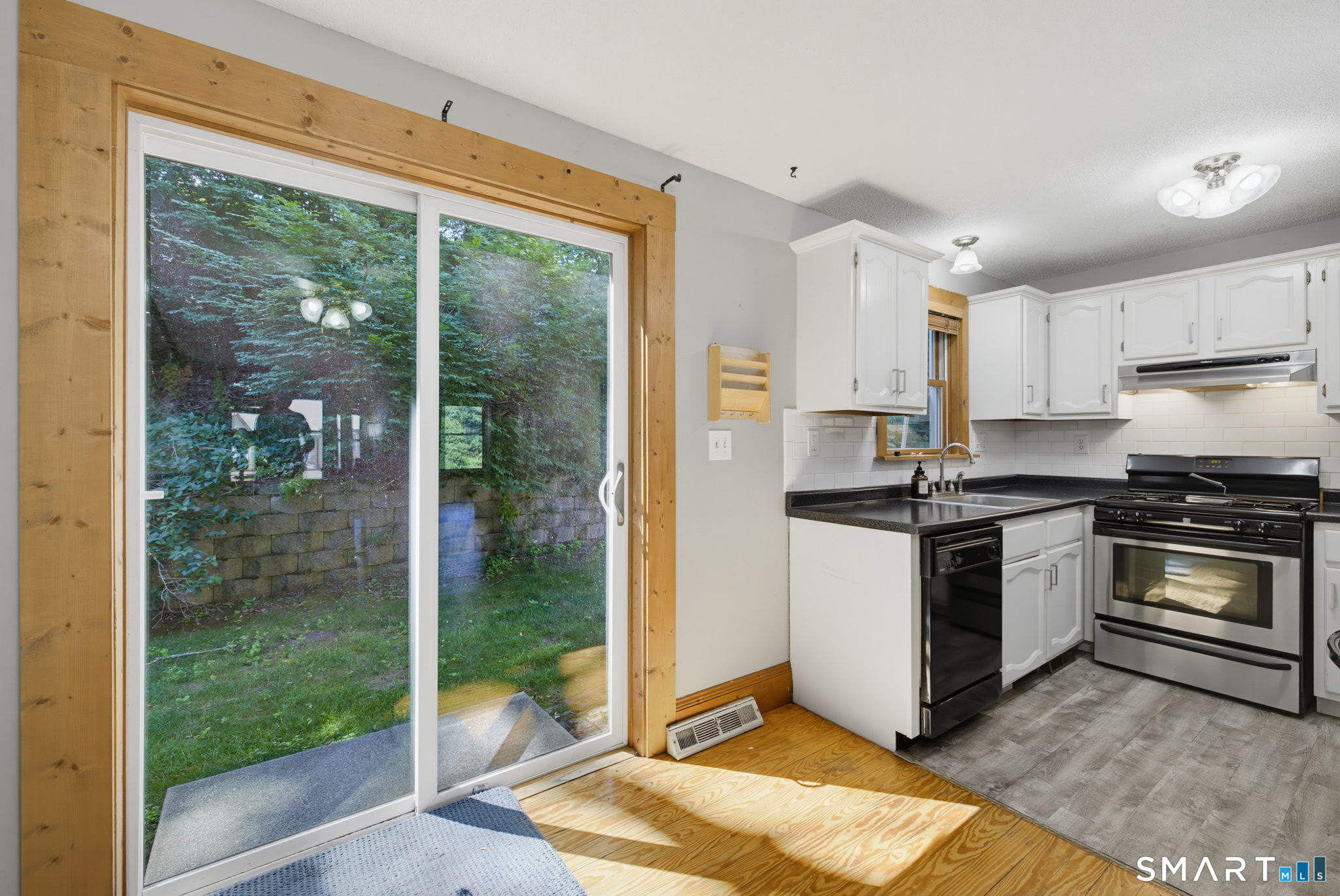 399 Adams Street Unit: 6