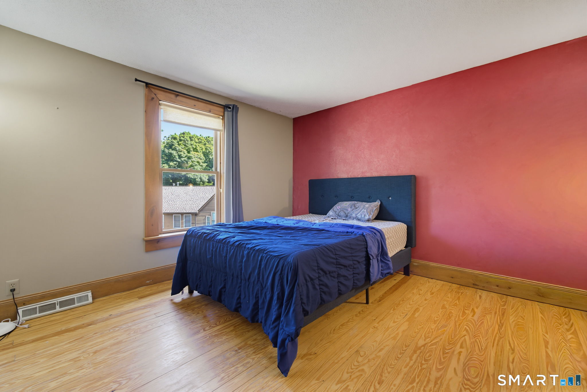 399 Adams Street Unit: 6