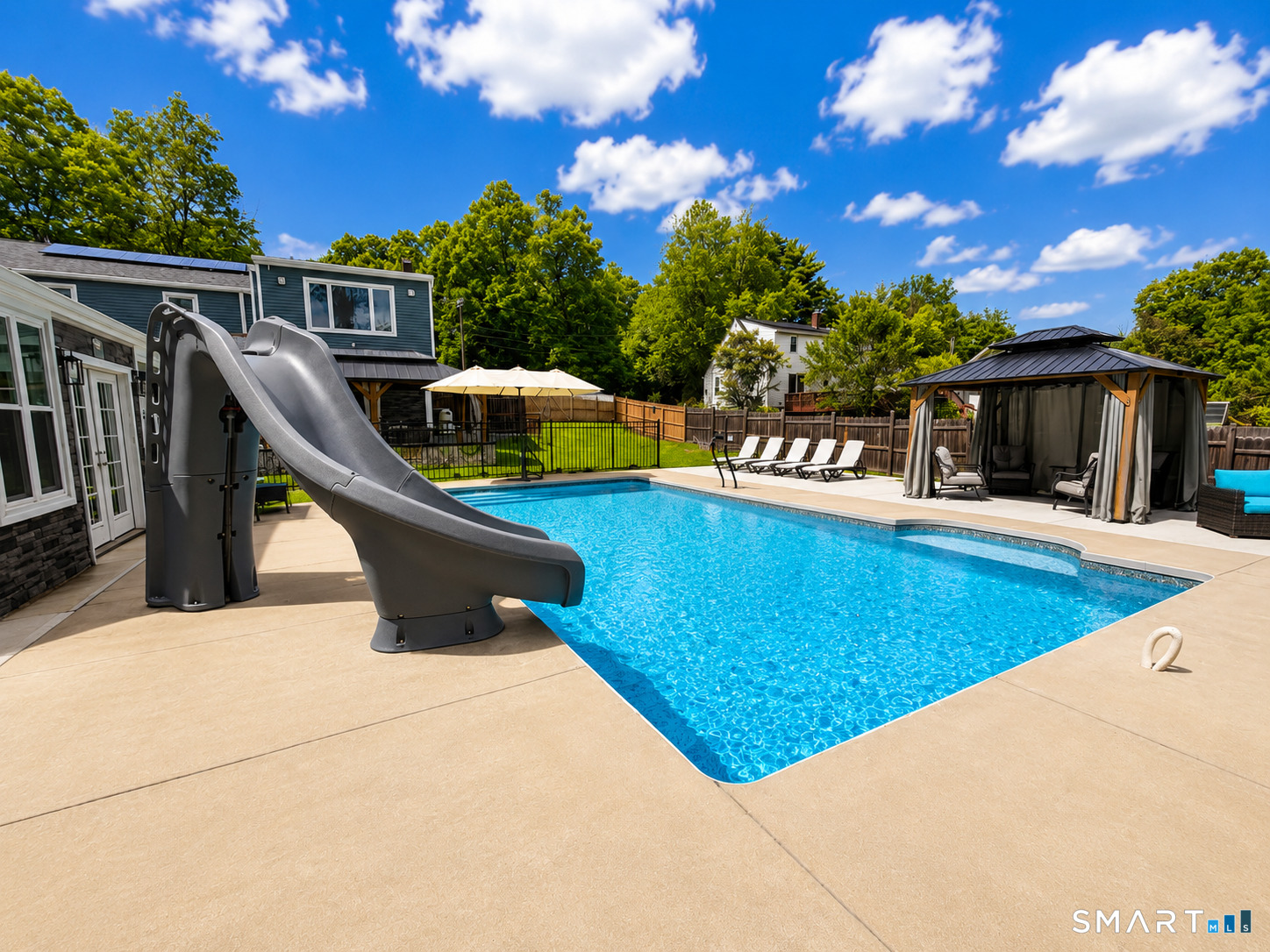 658 Foster Street