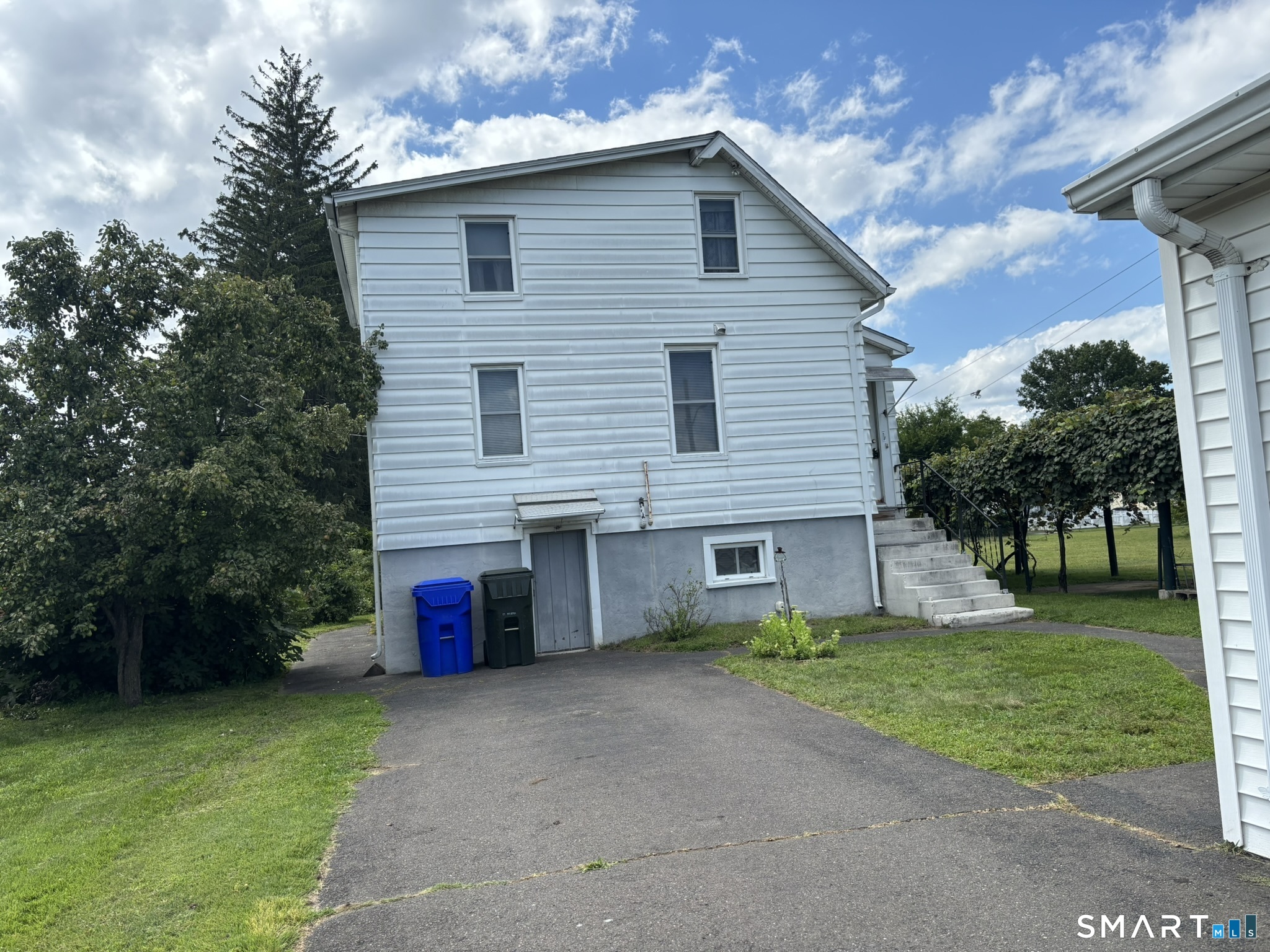 84 Laurel Street
