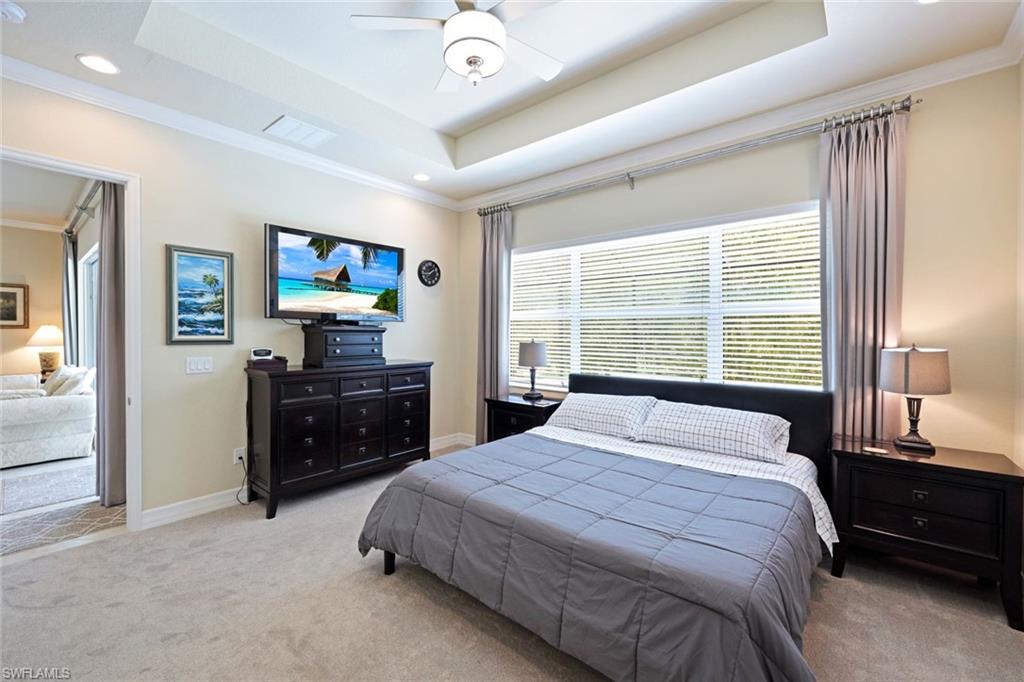 11292 Sparkleberry DR