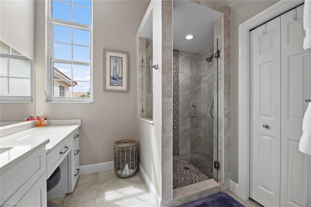 4460 Riverwatch DR Unit: 201
