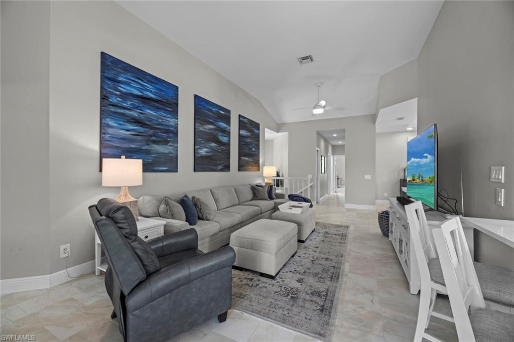 4460 Riverwatch DR Unit: 201