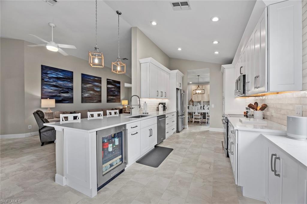4460 Riverwatch DR Unit: 201