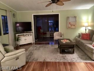 26245 Queen Mary LN
