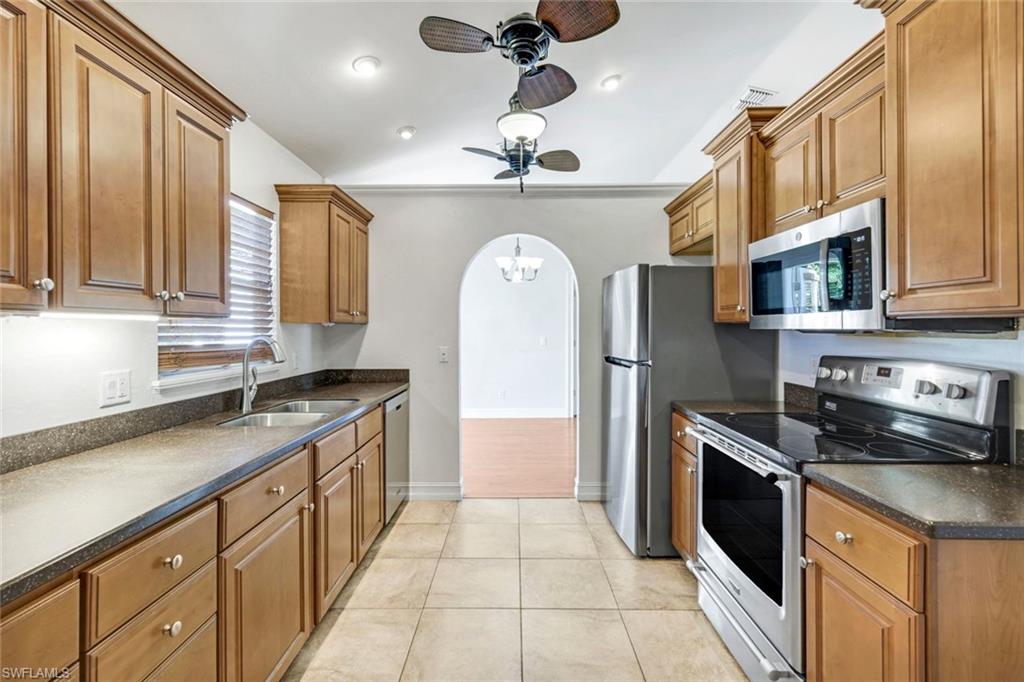 7576 Captiva BLVD