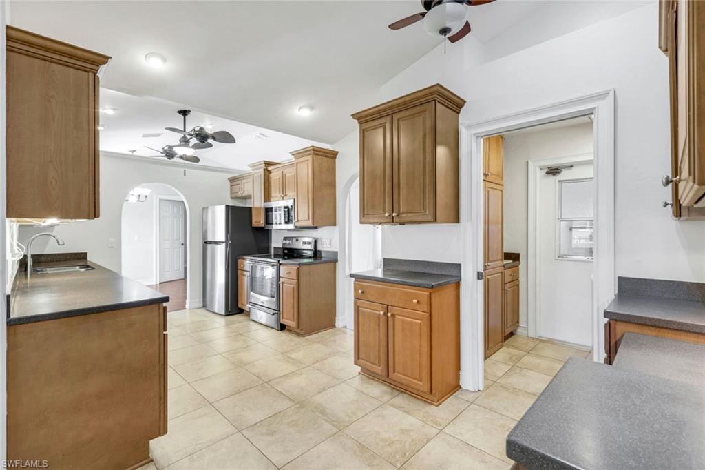 7576 Captiva BLVD