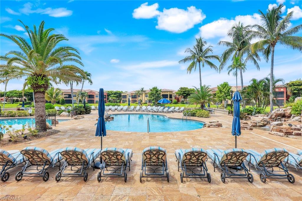 8721 Piazza Del Lago CIR # 203, ESTERO Unit: 203