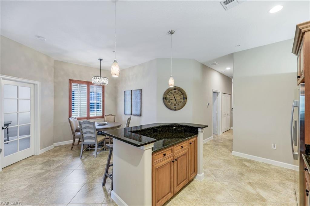 8721 Piazza Del Lago CIR # 203, ESTERO Unit: 203