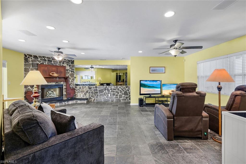 6029 & 6031 Higgins AVE