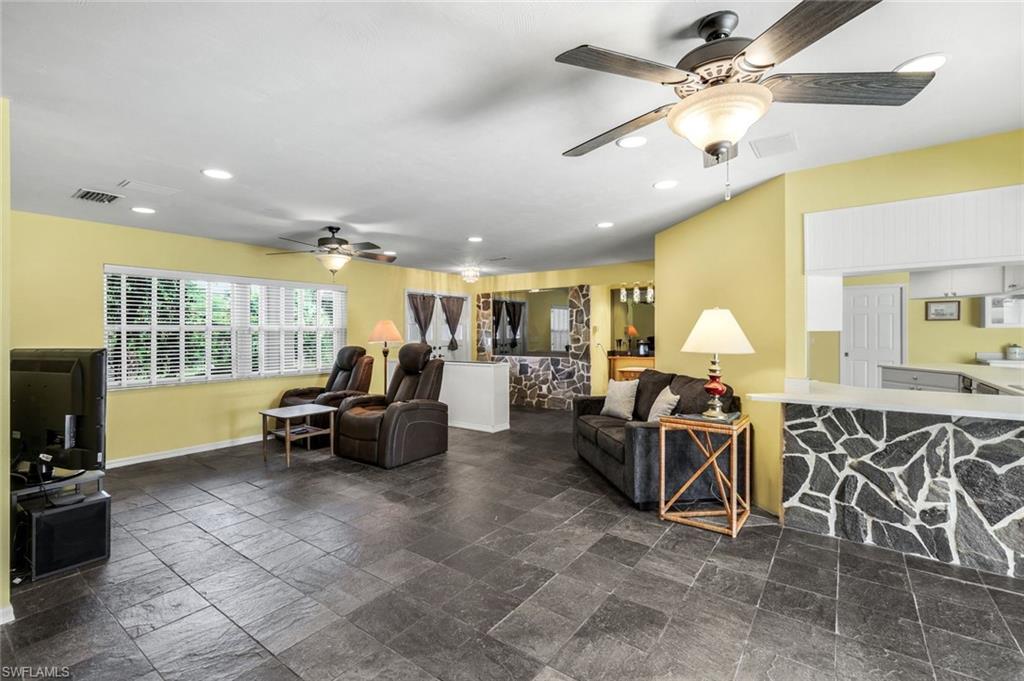 6029 & 6031 Higgins AVE