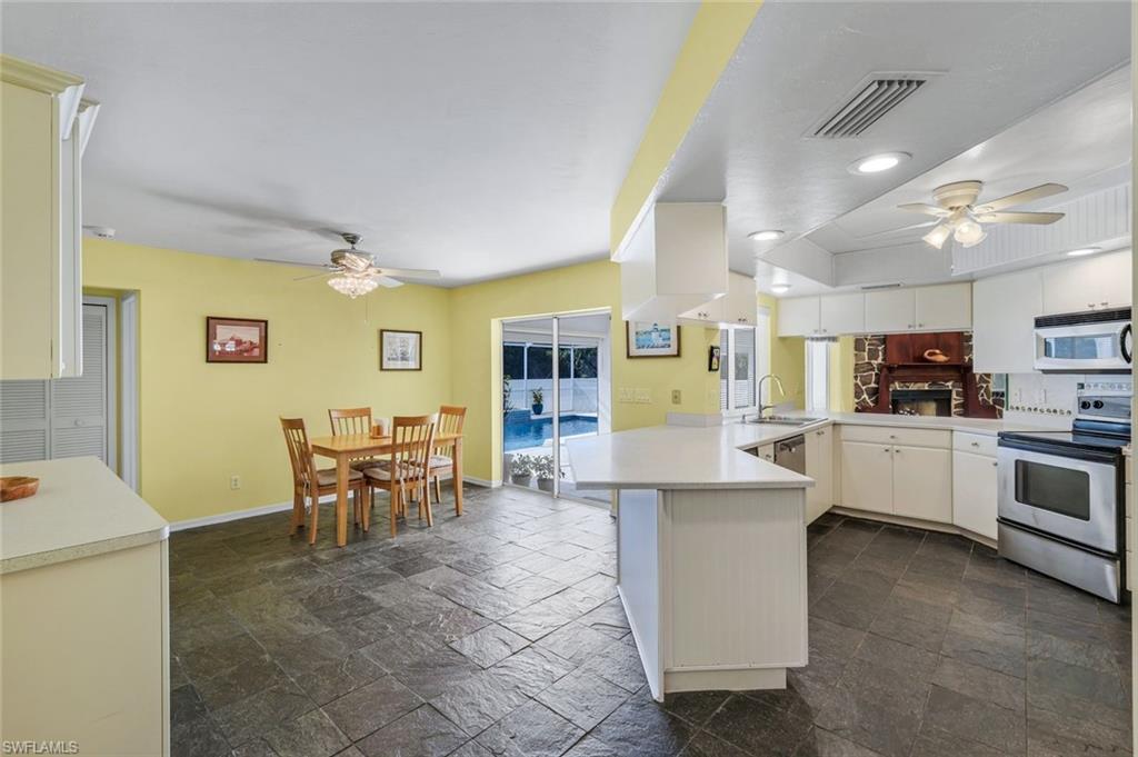 6029 & 6031 Higgins AVE