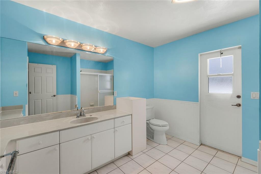 6029 & 6031 Higgins AVE