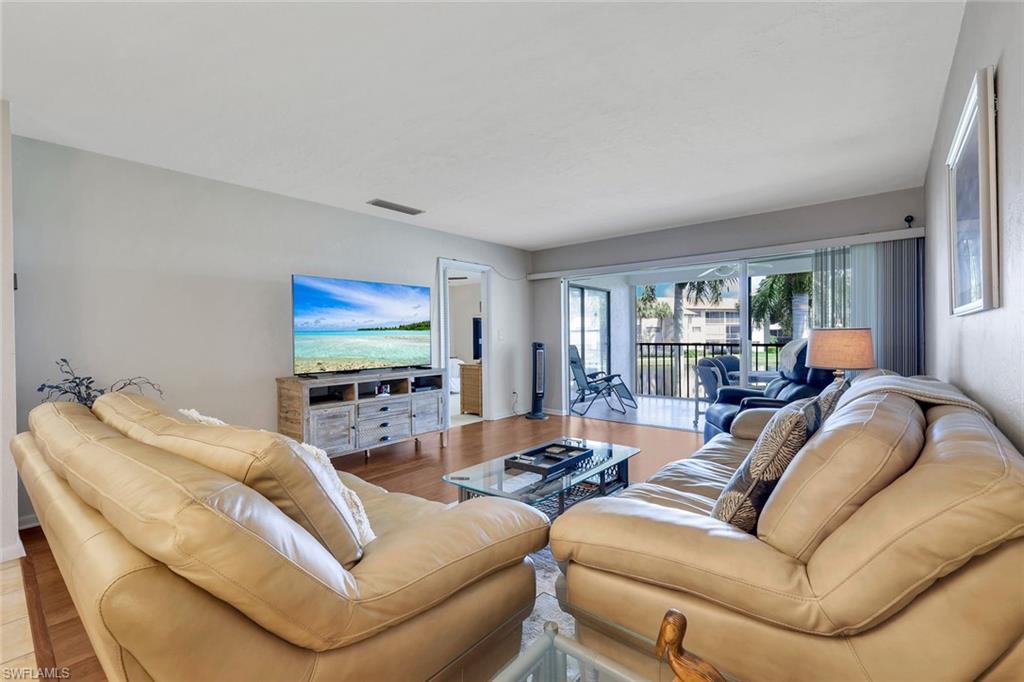 960 Palm View DR 209