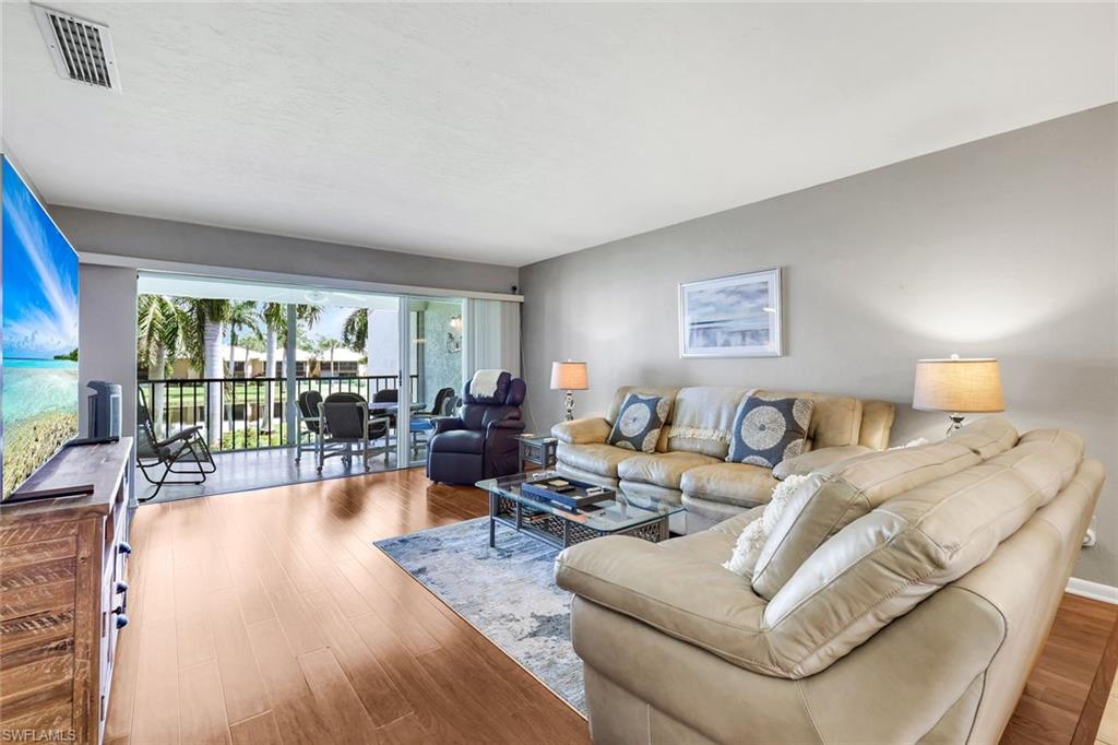 960 Palm View DR 209