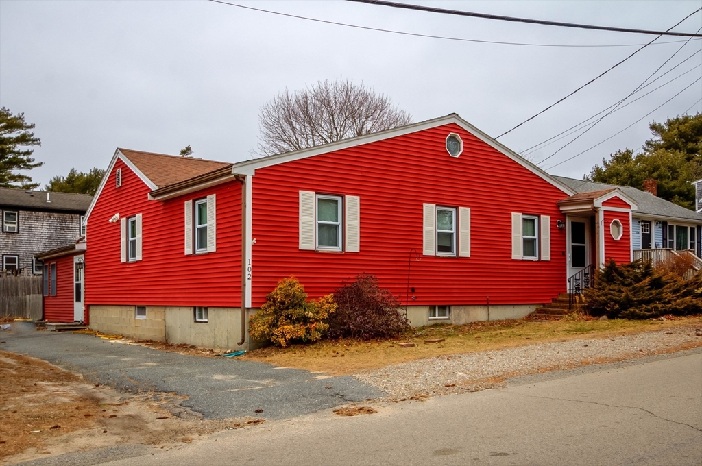 102 Lake Dr