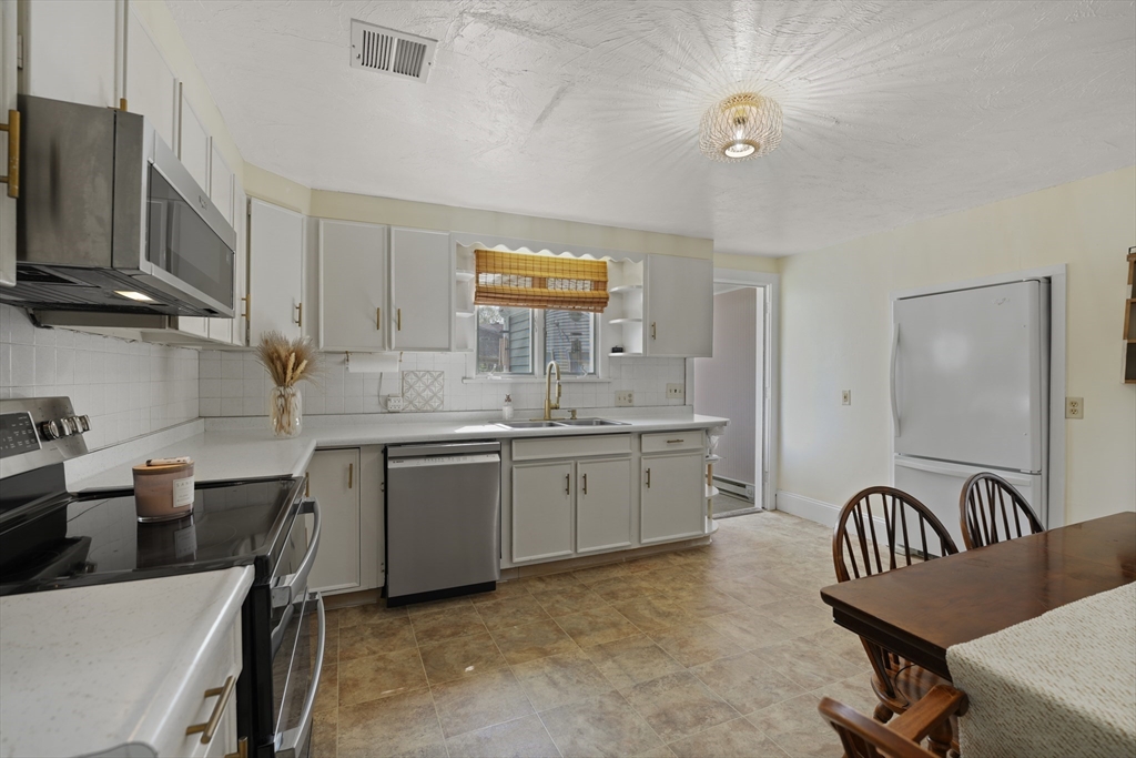 14 Maple St