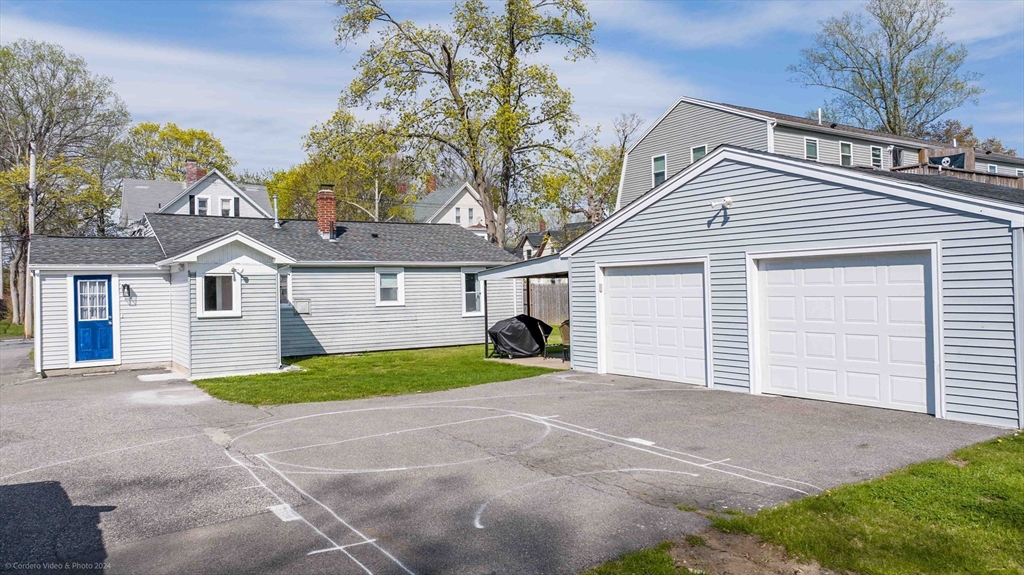 14 Maple St