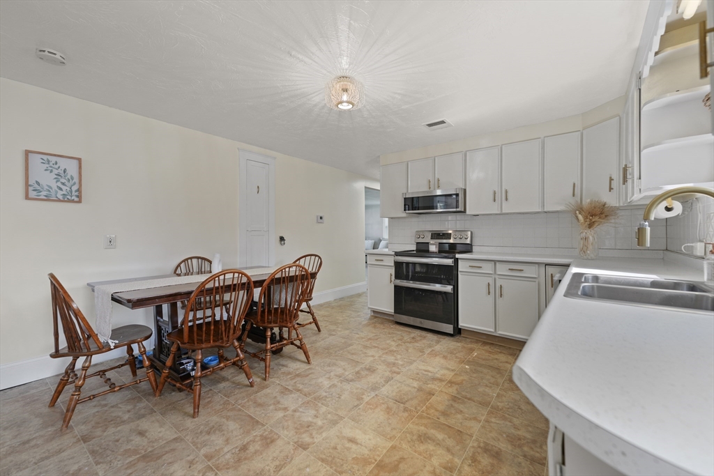 14 Maple St
