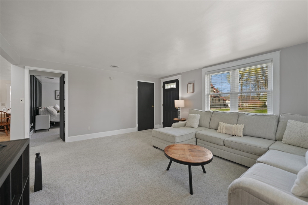 14 Maple St
