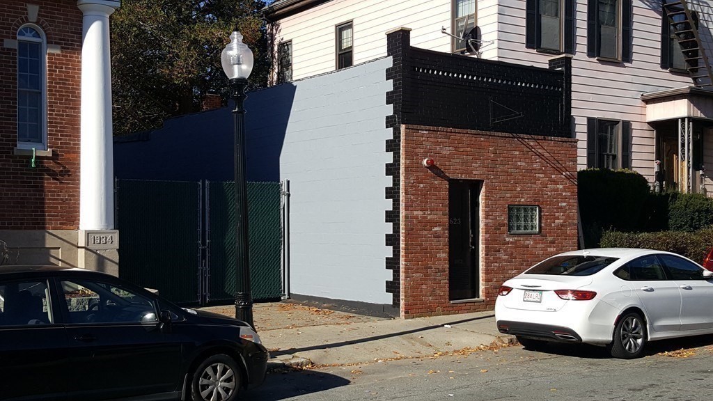 629 Purchase St