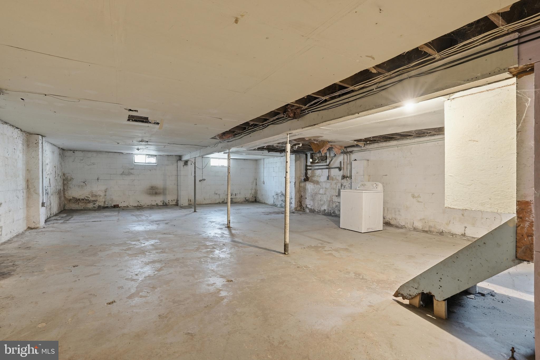 3 LOWBER STREET