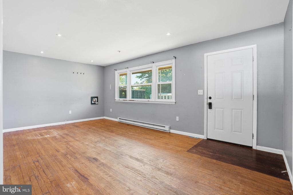 3 LOWBER STREET