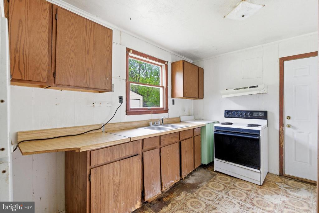 1116 JANES ROAD