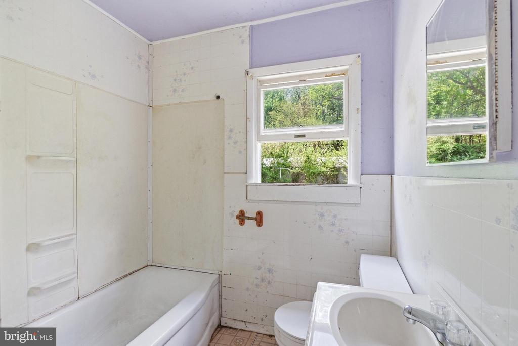 1116 JANES ROAD