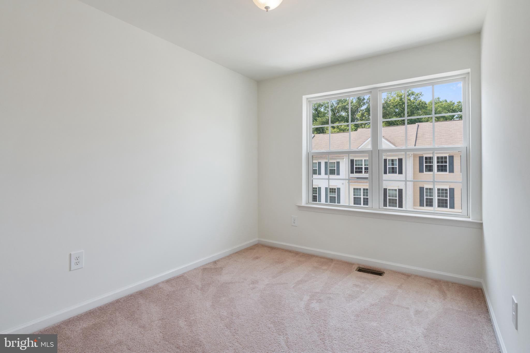 8409 Wood Thrush Way