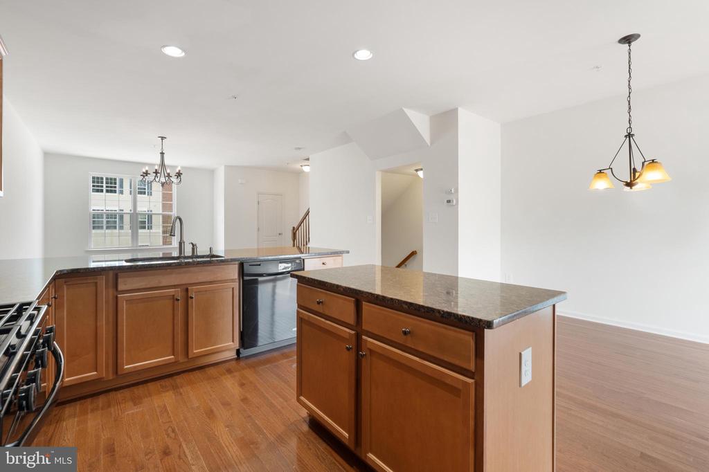 8409 Wood Thrush Way