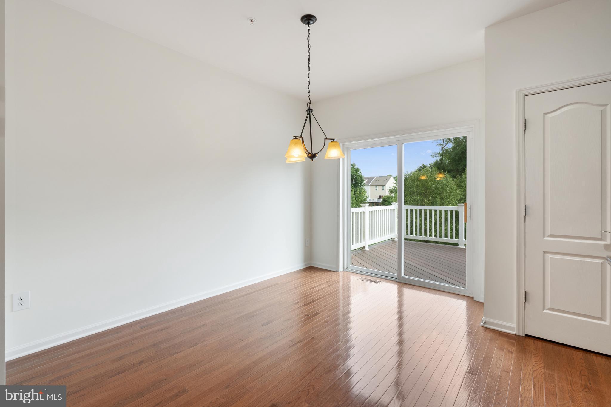 8409 Wood Thrush Way