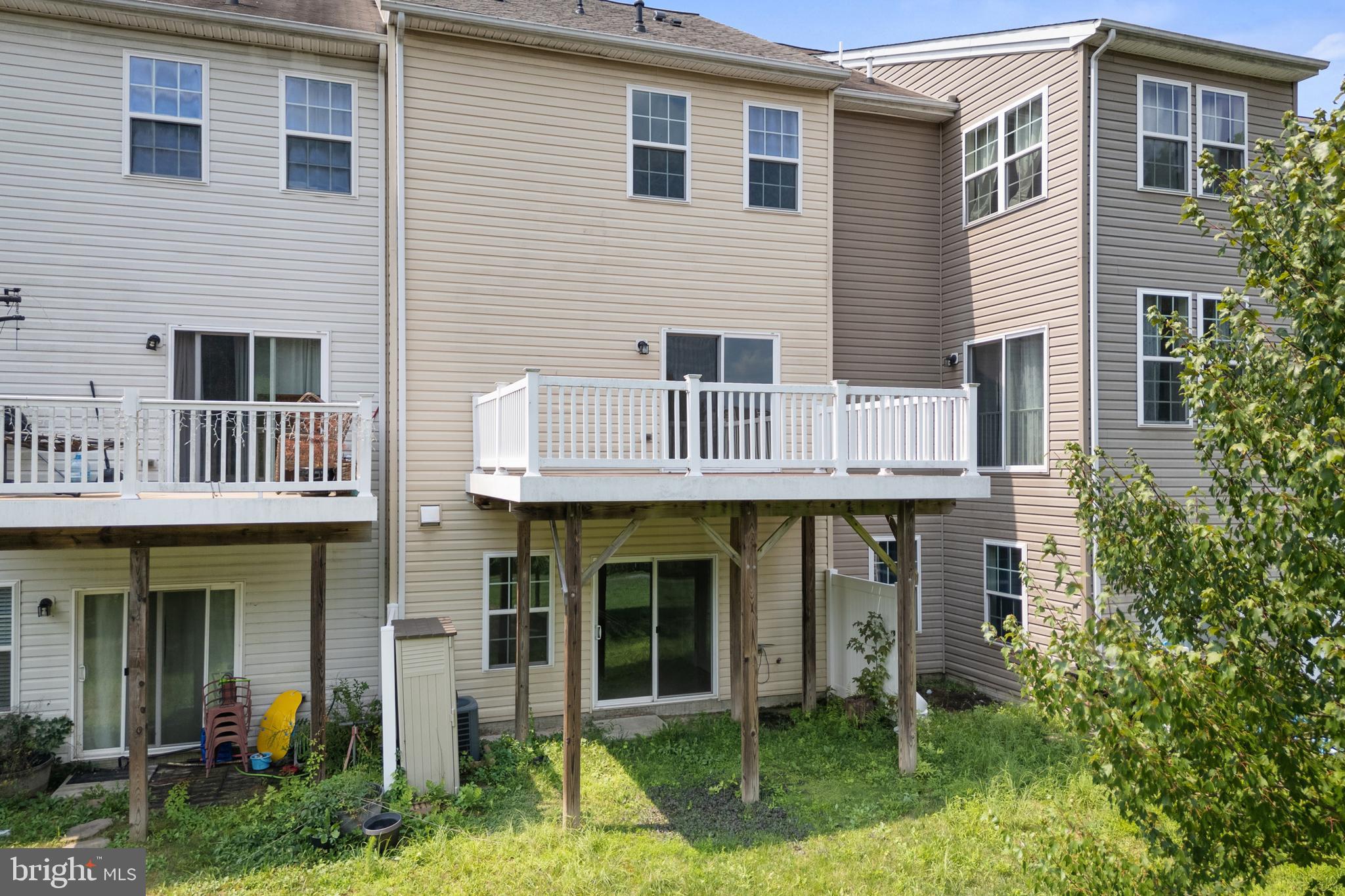 8409 Wood Thrush Way