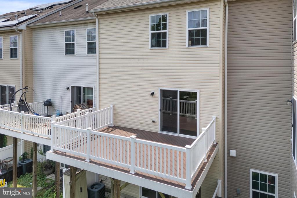 8409 Wood Thrush Way