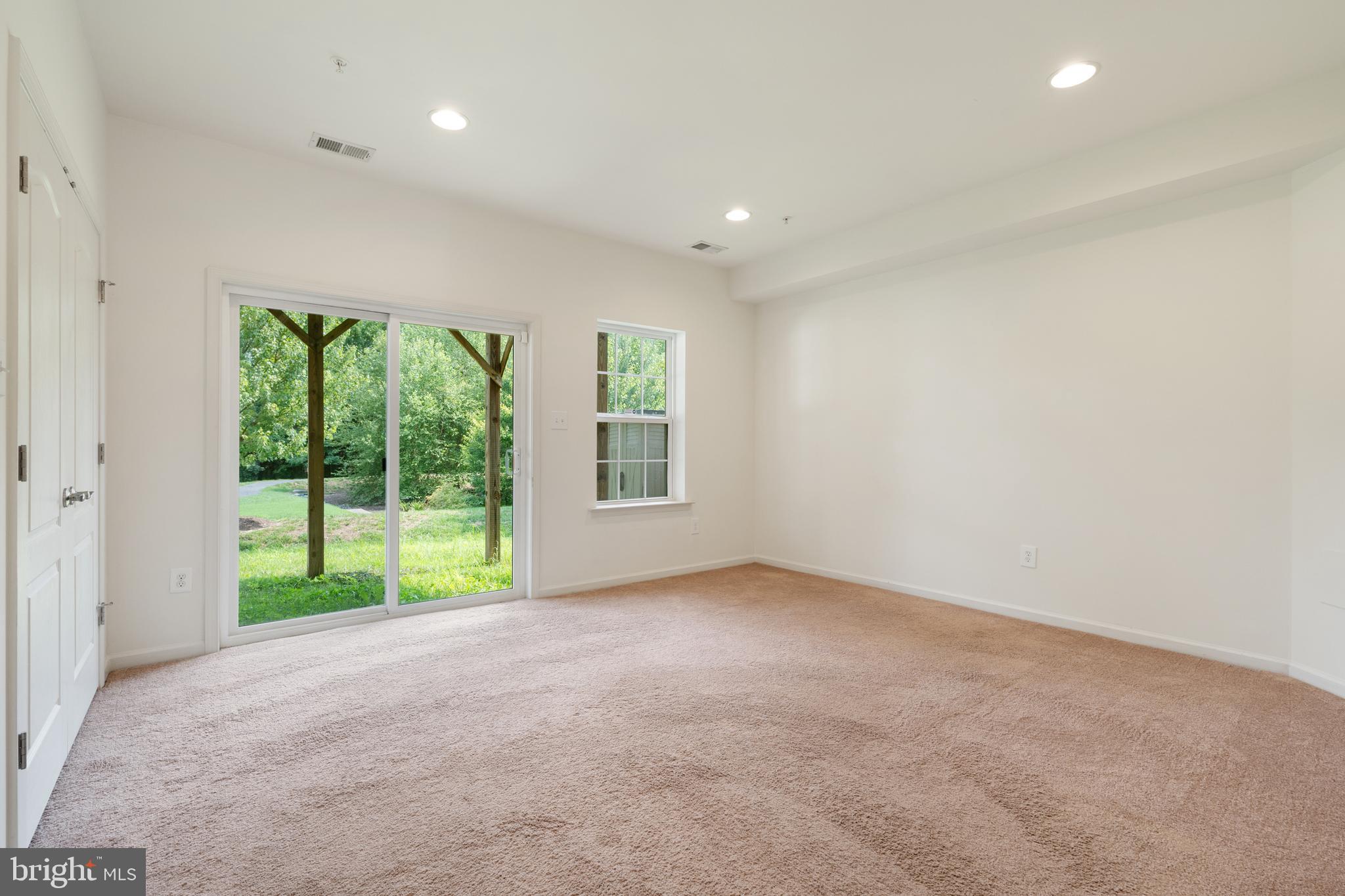 8409 Wood Thrush Way