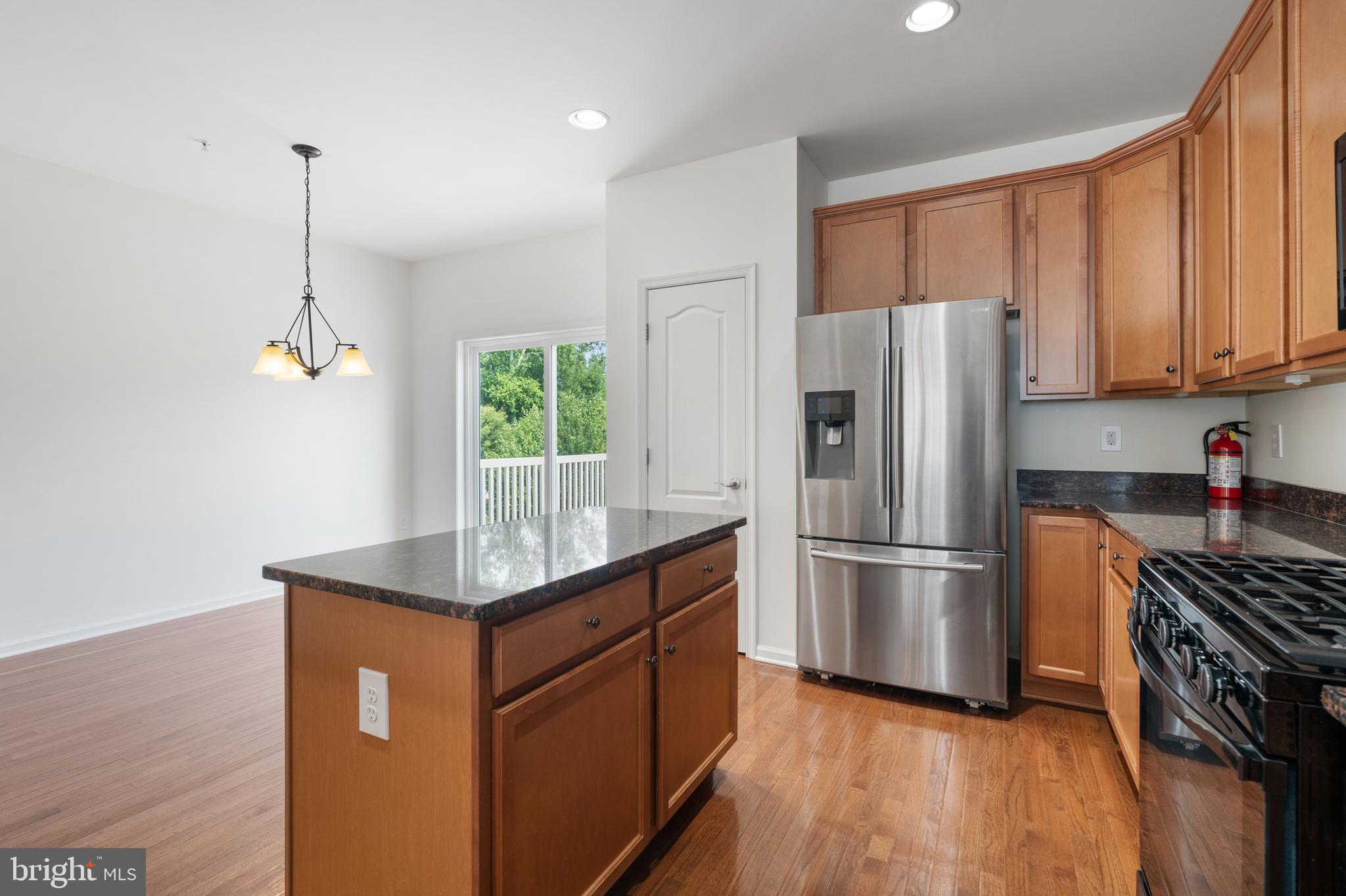 8409 Wood Thrush Way