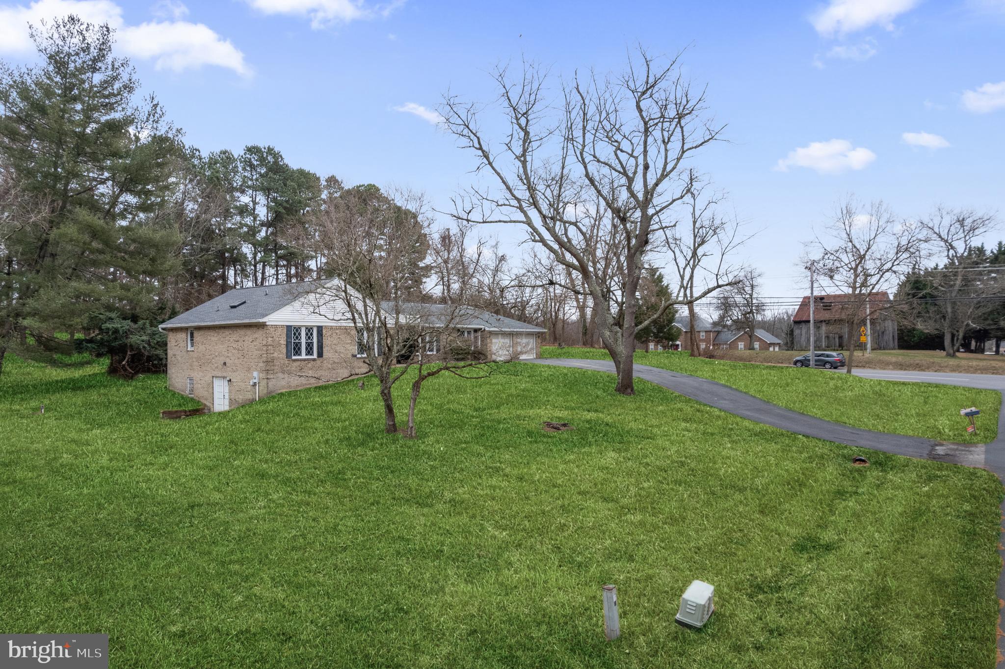 9101 Hall Ct