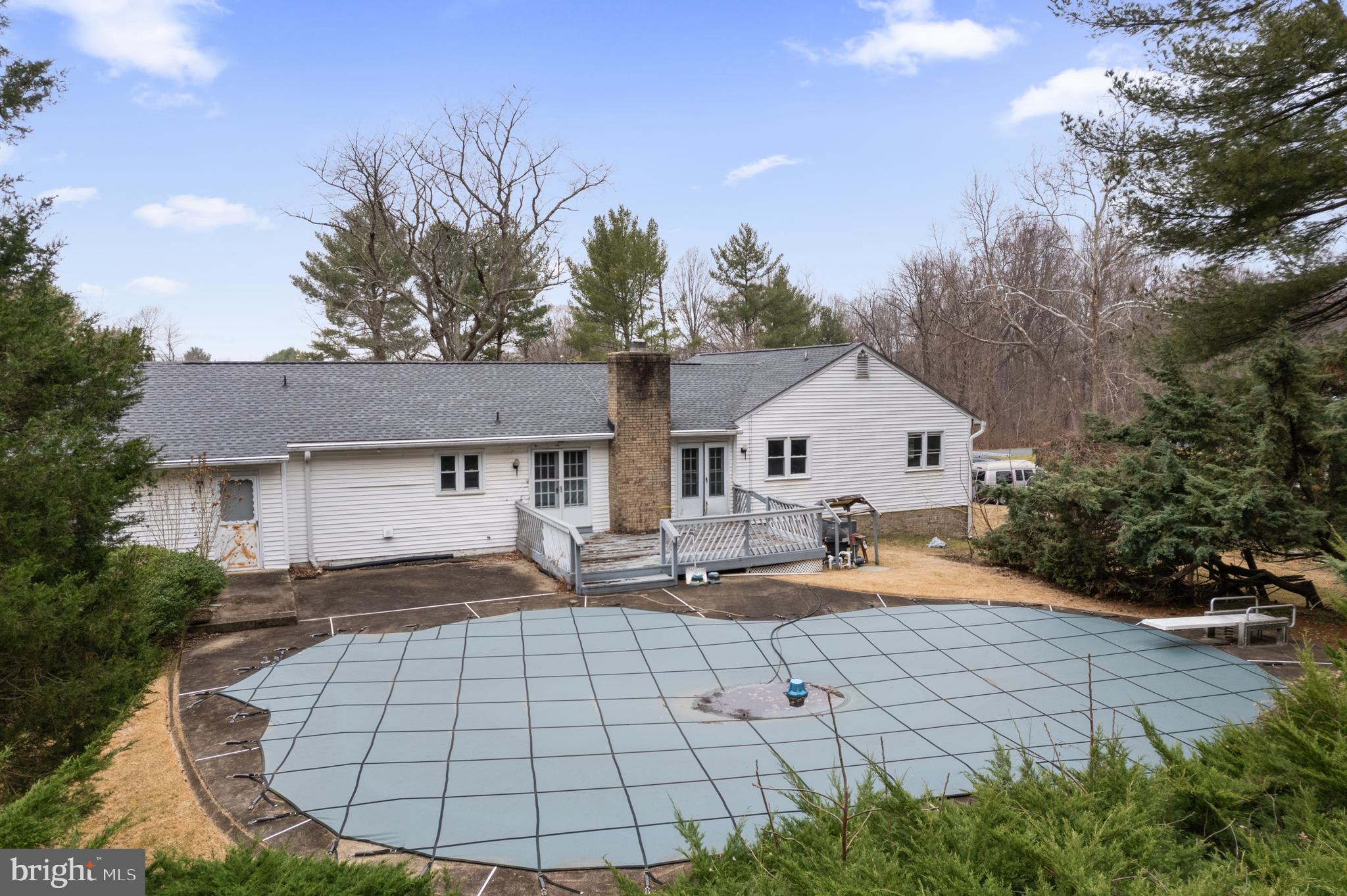 9101 Hall Ct