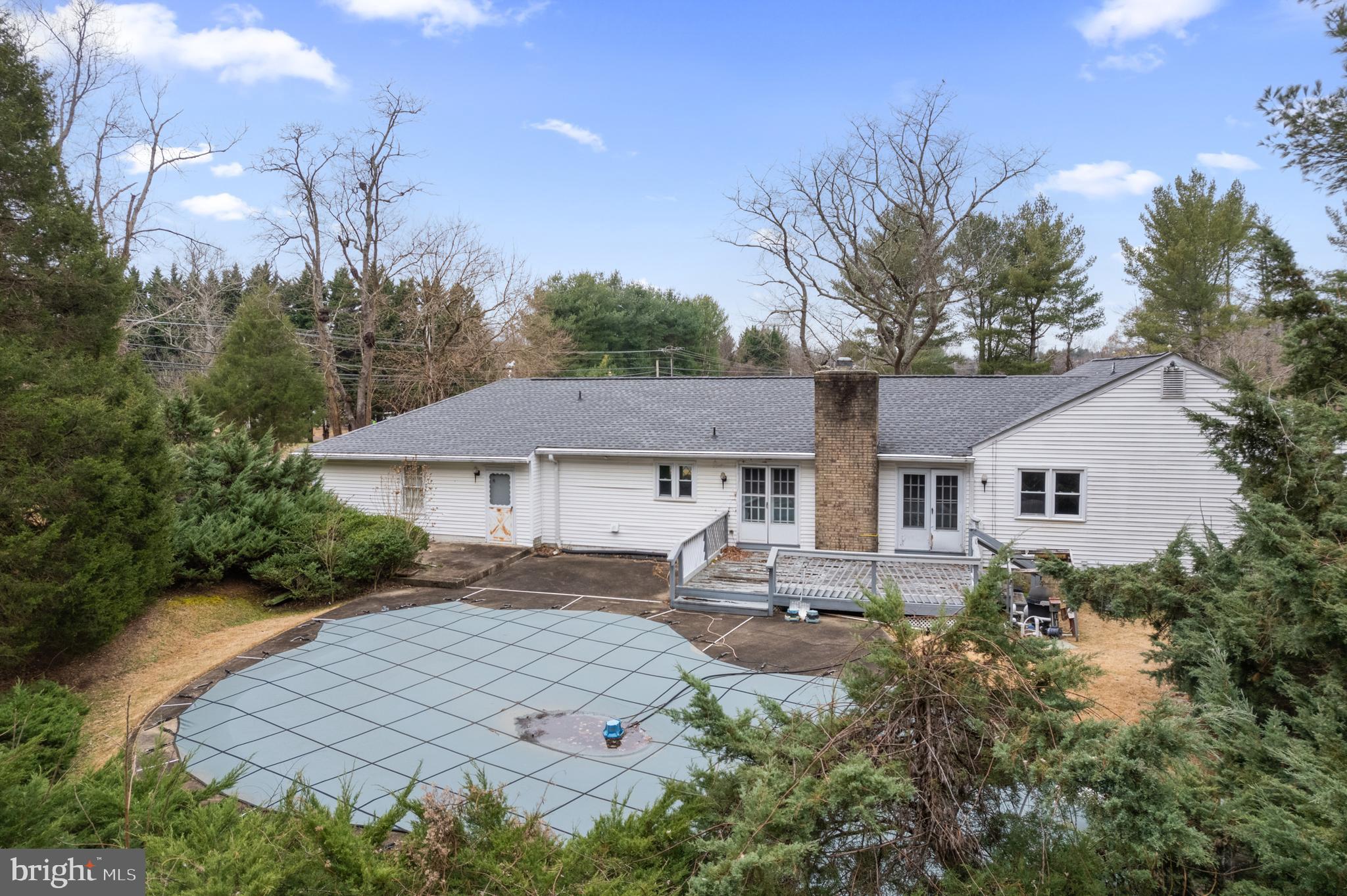 9101 Hall Ct