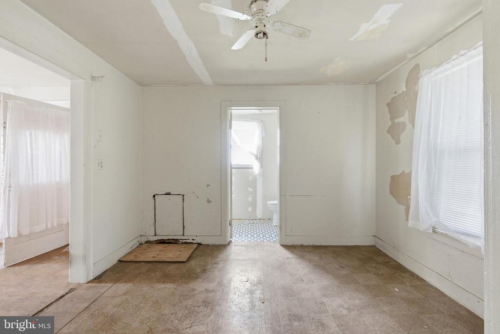 709 DEER PARK ROAD