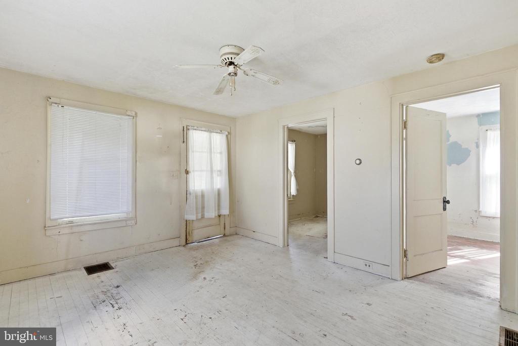 709 DEER PARK ROAD