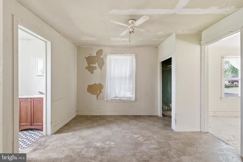 709 DEER PARK ROAD