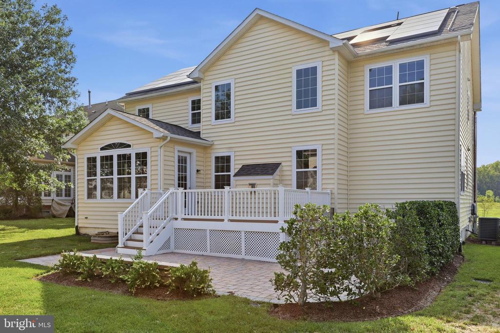 2700 LAKE FOREST DRIVE