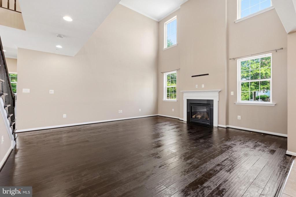 2700 LAKE FOREST DRIVE